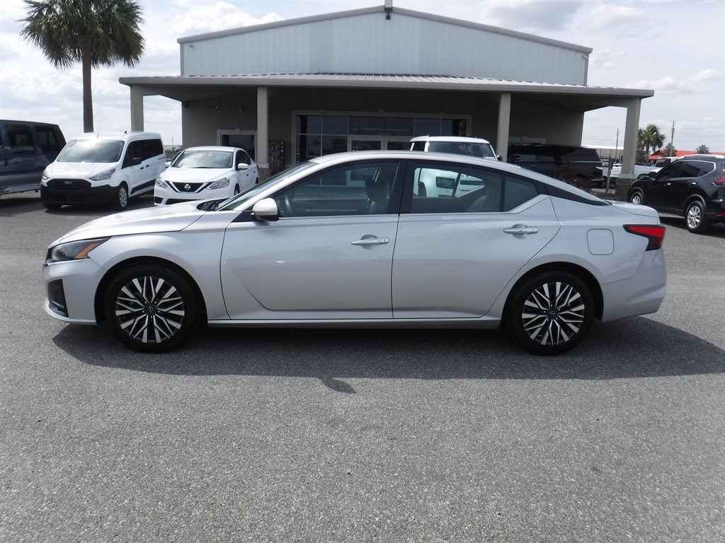 2023 Nissan Altima SV