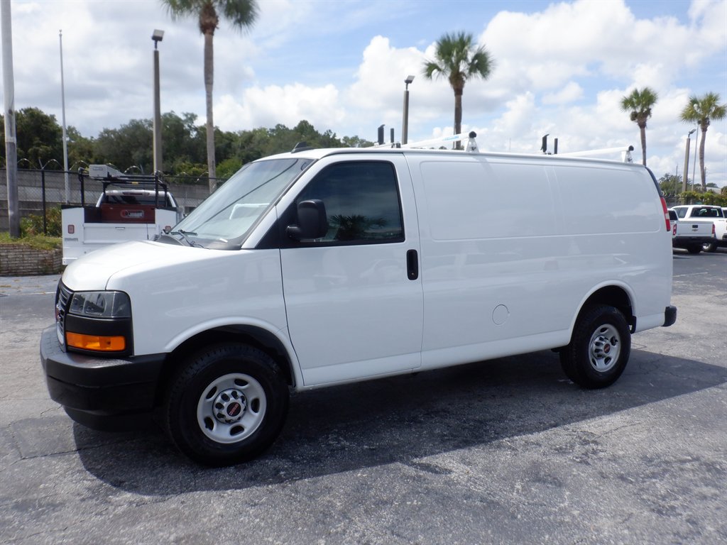 2023 GMC Savana Cargo Work Van's photo