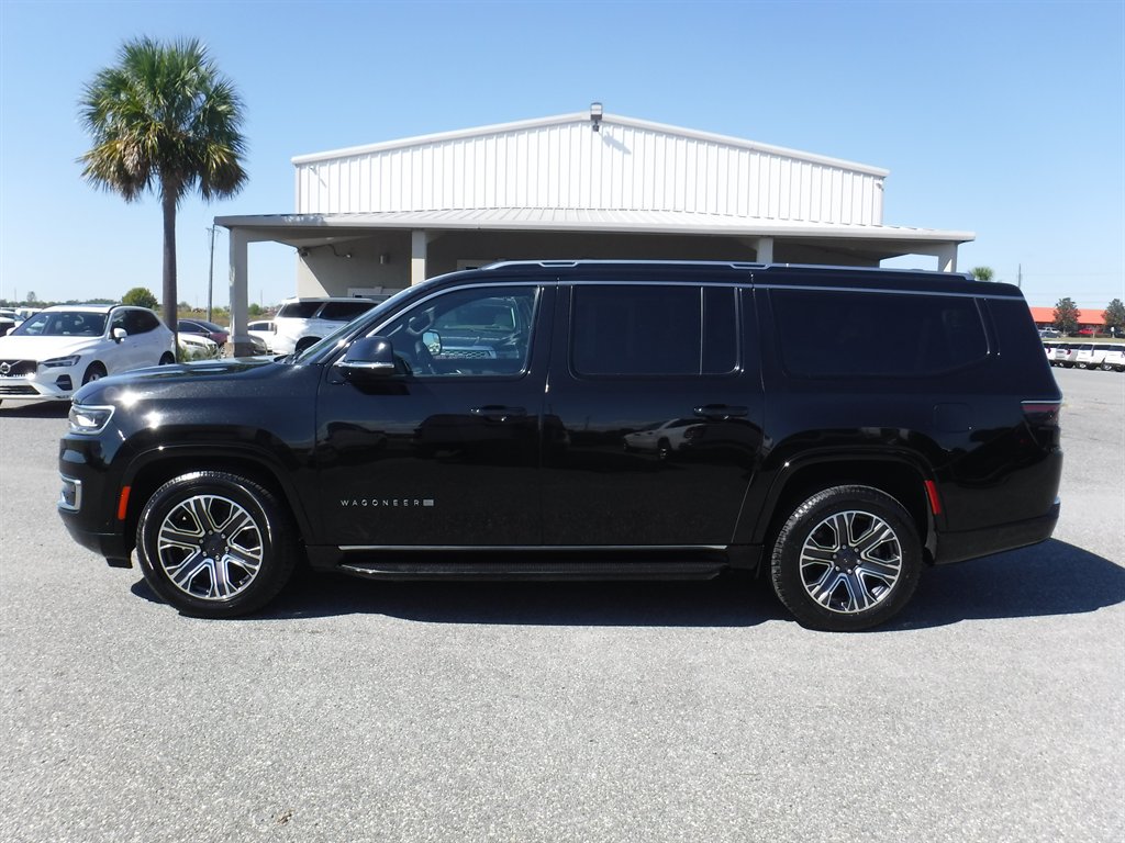 2023 Jeep Wagoneer L Series II's photo