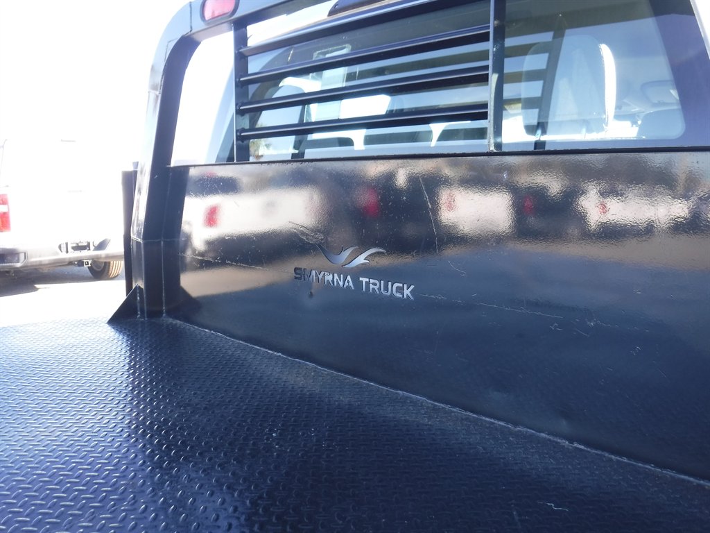 2022 Ford F-350 Super Duty Chassis Cab XL