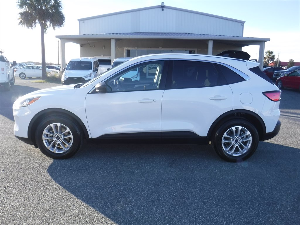 2022 Ford Escape SE