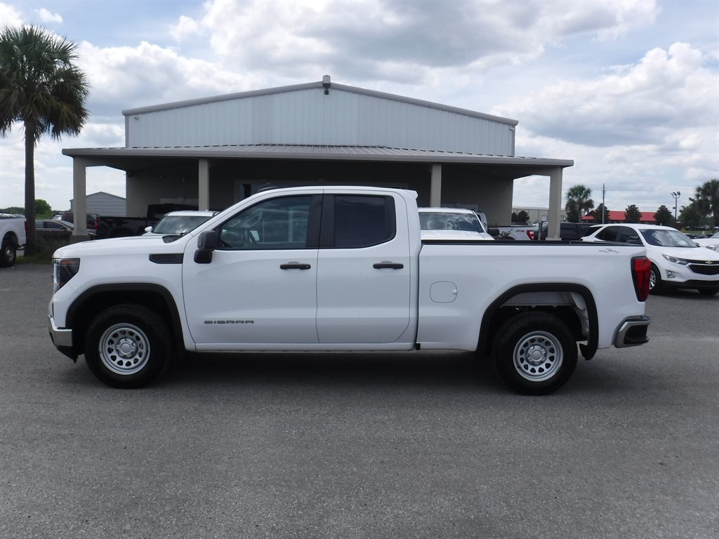 2023 GMC Sierra 4WD Double Cab Standard Box Pro's photo