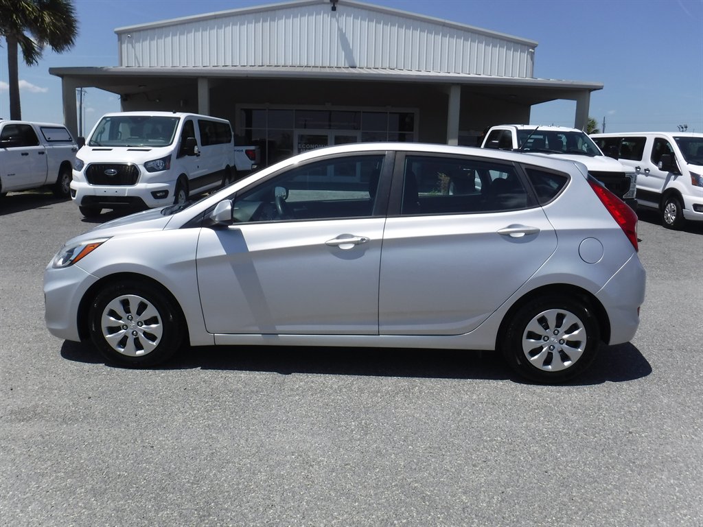 2017 Hyundai Accent SE