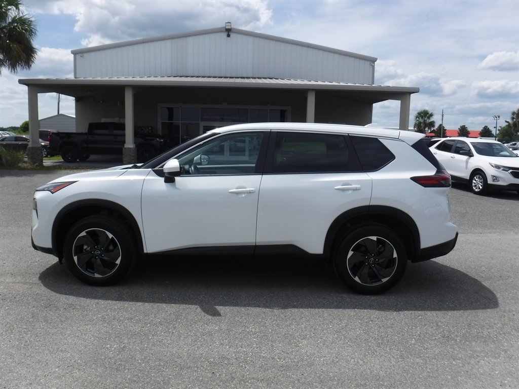 2024 Nissan Rogue SV AWD's photo
