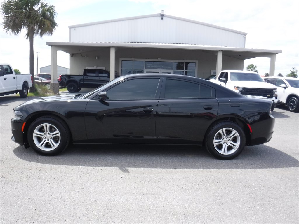 2017 Dodge Charger SE's photo