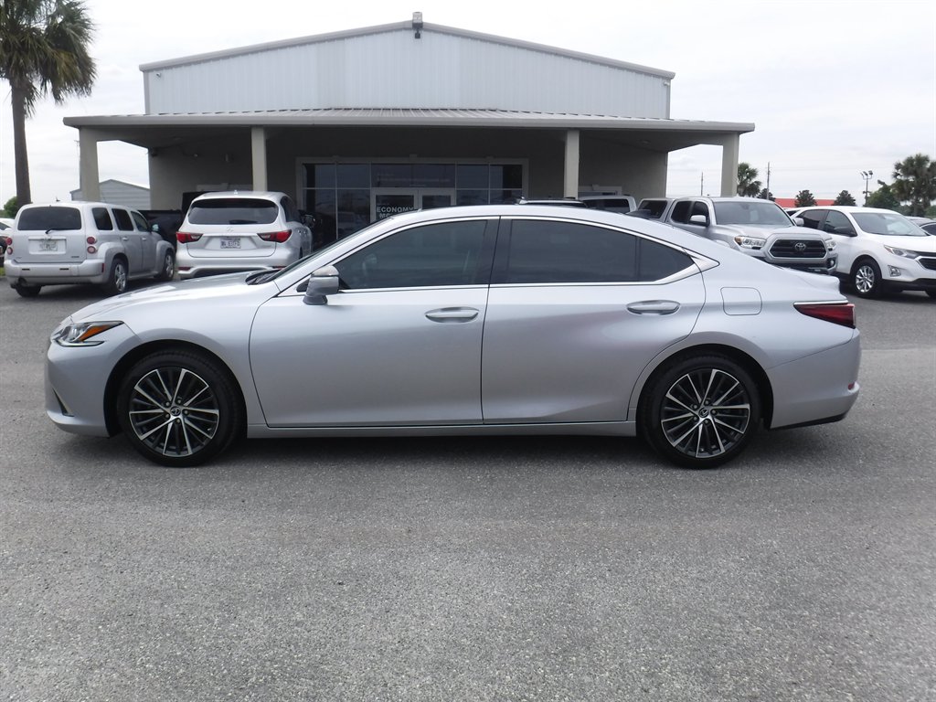 2022 Lexus ES 350 350's photo